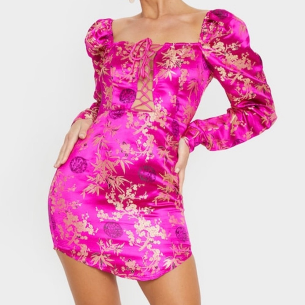 Magenta dress from Prettylittlething, never worn.
